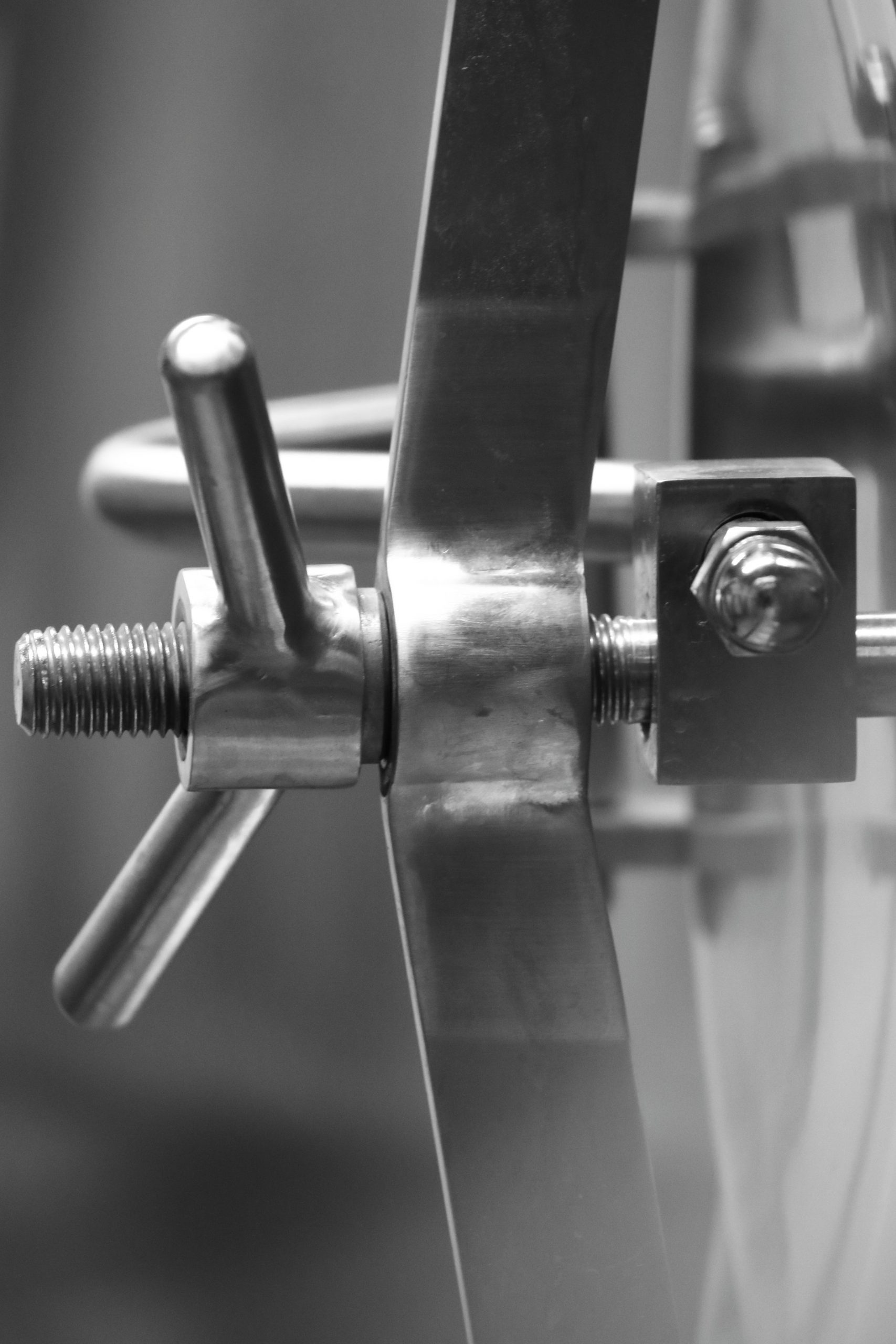 Crossed_Anchors_009_Mono